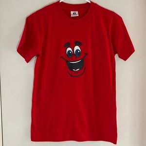 Carnival Cruise line t-shirt. NWOT